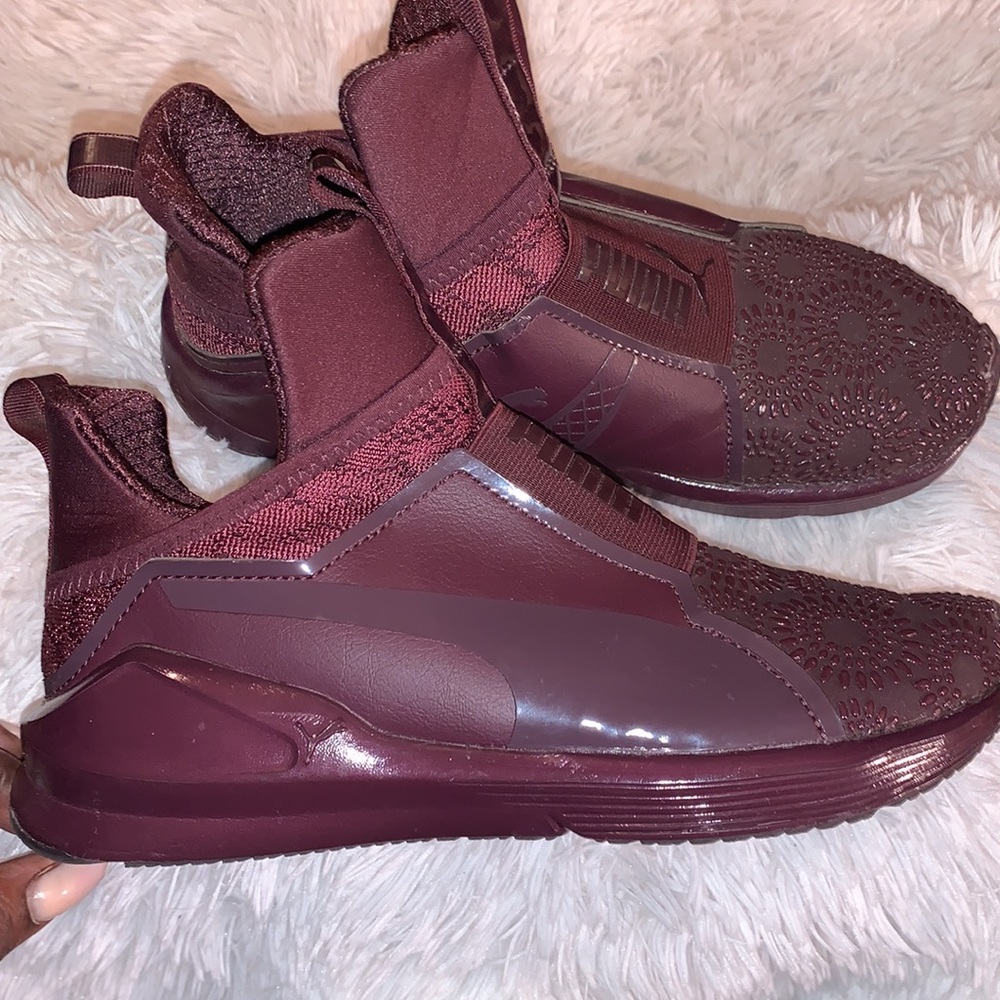 ⭐️WOMEN’S PUMA FIERCE KRM SNEAKERS⭐️ - Picture 5 of 11
